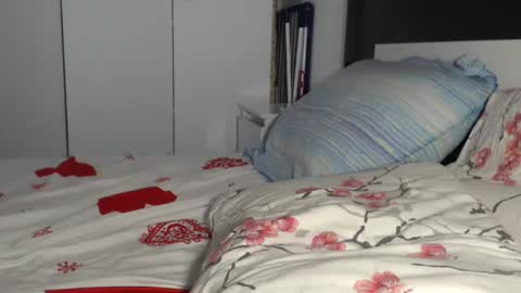 Snapshot of petite_danielle chatting on 28, 6, 2026 petite_danielle online show from 28, 6, 2026
