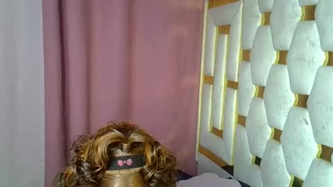 Snapshot of petite_lunar chatting on 11, 1, 2026 Lunar online show from 11, 1, 2026