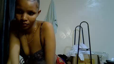 Snapshot of petite_melinda chatting on 10, 6, 2026 petite_melinda online show from 10, 6, 2026