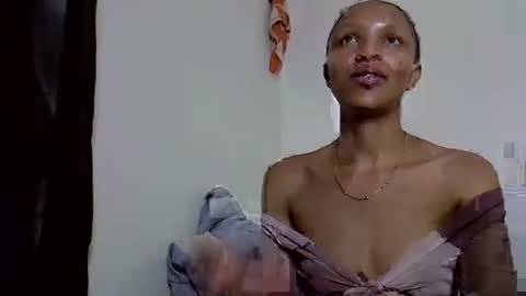 Snapshot of petite_melinda chatting on 6, 7, 2026 petite_melinda online show from 6, 7, 2026