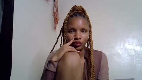 Snapshot of petite_melinda chatting on 7, 7, 2026 petite_melinda online show from 7, 7, 2026