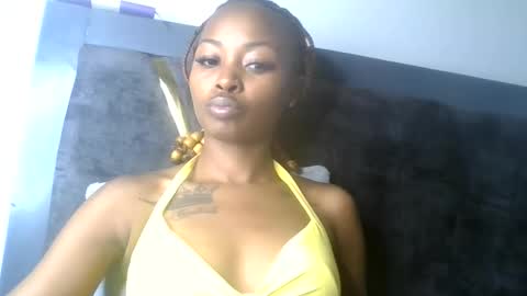 petite_queen69 online show from 31, 5, 2026