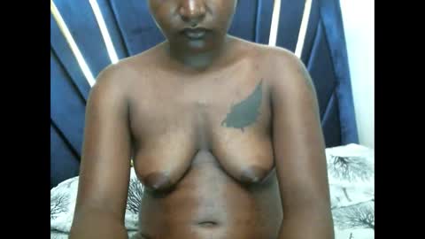 Snapshot of petite_shan chatting on 15, 12, 2025 petite_shan online show from 15, 12, 2025