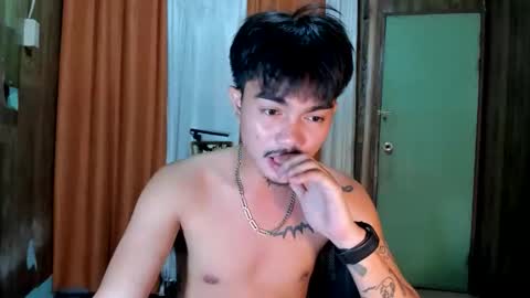 Snapshot of petiteasianx chatting on 13, 11, 2025 Vrin online show from 13, 11, 2025