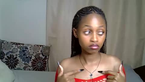 Snapshot of petitecaramell chatting on 25, 10, 2025 Caramel online show from 25, 10, 2025