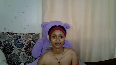 Snapshot of petitecaramell chatting on 20, 11, 2025 Caramel online show from 20, 11, 2025