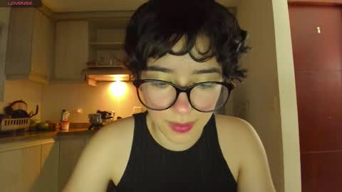 Snapshot of petitee_lunna chatting on 6, 2, 2026 Lunna online show from 6, 2, 2026