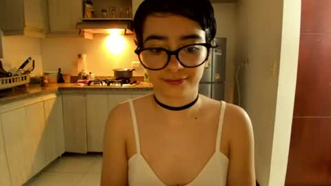 Snapshot of petitee_lunna chatting on 12, 6, 2026 Lunna online show from 12, 6, 2026