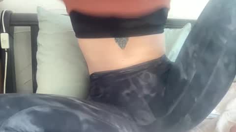 petitegirlypop online show from 20, 2, 2025