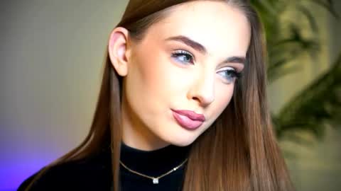 Petitegonwiild online show from 16, 12, 2025