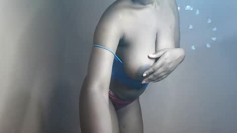 Snapshot of petitemomma76379 chatting on 30, 5, 2026 sexy chocolate online show from 30, 5, 2026
