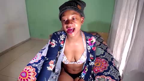 petitesammy online show from 12, 4, 2026