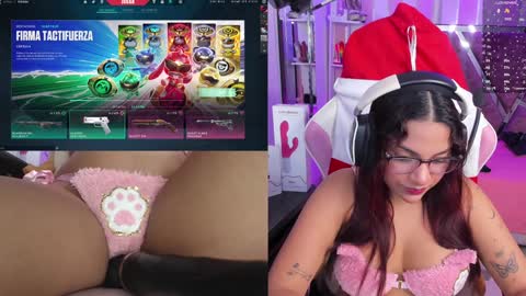 Snapshot of petitesofia_ chatting on 7, 12, 2024 Sofia online show from 7, 12, 2024