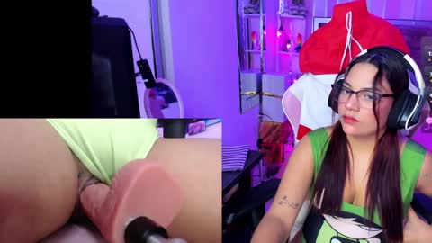 Snapshot of petitesofia_ chatting on 28, 12, 2024 Sofia online show from 28, 12, 2024