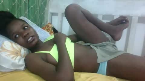 petitesweetchiq online show from 1, 10, 2025