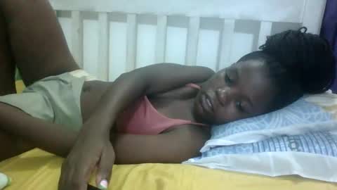 petitesweetchiq online show from 9, 10, 2025