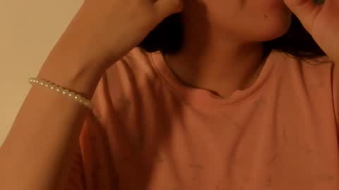 Snapshot of petitgirl_ chatting on 6, 11, 2025 J A S S online show from 6, 11, 2025