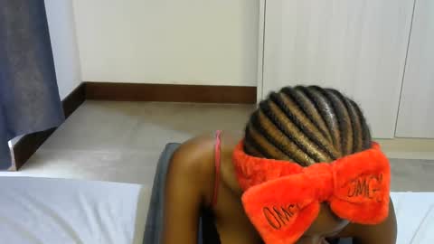 petitpearl online show from 10, 3, 2025