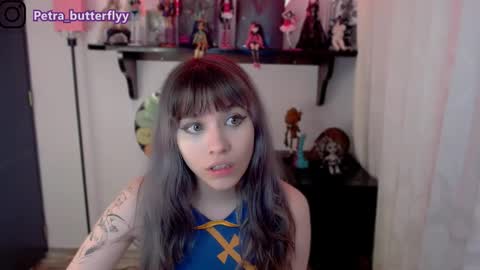 i.. .U can call me Nick ....    Help me to reach 200 thumbs up online show from 18, 2, 2025