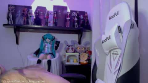 i.. .U can call me Nick ....    Help me to reach 200 thumbs up online show from 4, 3, 2026