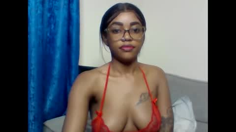 Snapshot of pettite_babe chatting on 16, 1, 2026 Arielle online show from 16, 1, 2026