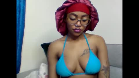 Snapshot of pettite_babe chatting on 4, 2, 2026 Arielle online show from 4, 2, 2026