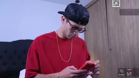 Snapshot of phantom_bigger1 chatting on 15, 1, 2025 phantom_bigger1 online show from 15, 1, 2025