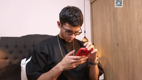 Snapshot of phantom_bigger1 chatting on 17, 1, 2025 phantom_bigger1 online show from 17, 1, 2025