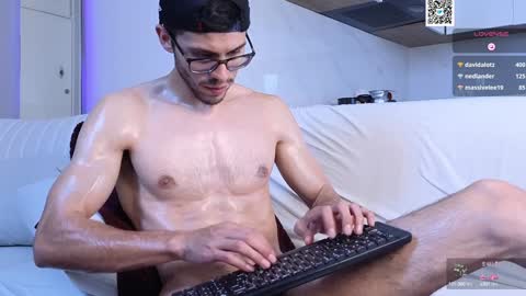 Snapshot of phantom_bigger1 chatting on 30, 1, 2025 phantom_bigger1 online show from 30, 1, 2025