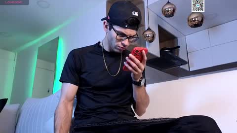 Snapshot of phantom_bigger1 chatting on 13, 2, 2025 phantom_bigger1 online show from 13, 2, 2025