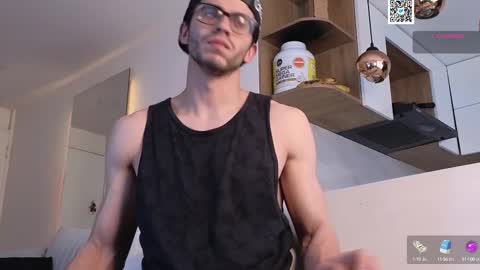 Snapshot of phantom_bigger1 chatting on 24, 2, 2025 phantom_bigger1 online show from 24, 2, 2025