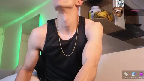 Snapshot of phantom_bigger1 chatting on 26, 2, 2025 phantom_bigger1 online show from 26, 2, 2025