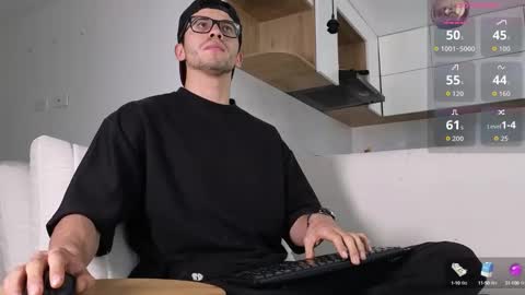 Snapshot of phantom_bigger1 chatting on 12, 10, 2025 phantom_bigger1 online show from 12, 10, 2025