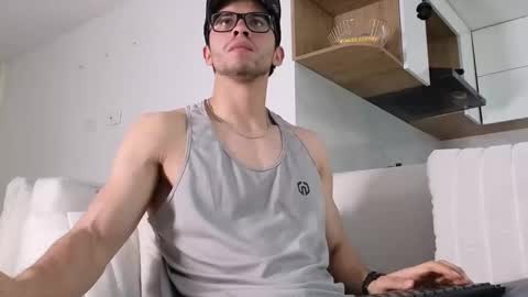 Snapshot of phantom_bigger1 chatting on 13, 10, 2025 phantom_bigger1 online show from 13, 10, 2025