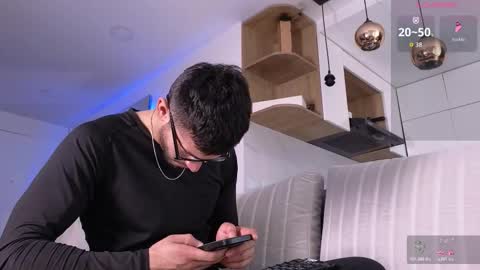 Snapshot of phantom_bigger1 chatting on 29, 10, 2025 phantom_bigger1 online show from 29, 10, 2025