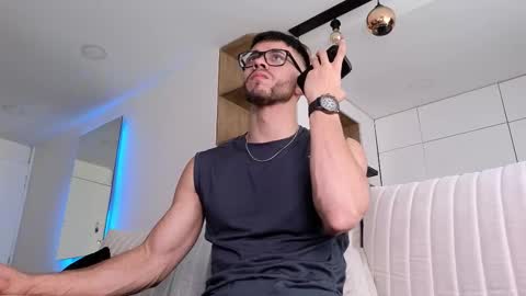 Snapshot of phantom_bigger1 chatting on 10, 11, 2025 phantom_bigger1 online show from 10, 11, 2025