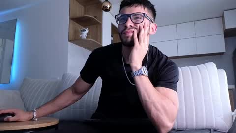 Snapshot of phantom_bigger1 chatting on 18, 11, 2025 phantom_bigger1 online show from 18, 11, 2025