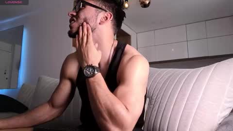 Snapshot of phantom_bigger1 chatting on 25, 11, 2025 phantom_bigger1 online show from 25, 11, 2025