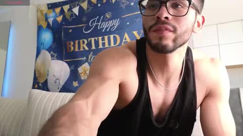 Snapshot of phantom_bigger1 chatting on 1, 12, 2025 phantom_bigger1 online show from 1, 12, 2025