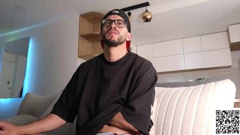 Snapshot of phantom_bigger1 chatting on 10, 2, 2026 phantom_bigger1 online show from 10, 2, 2026