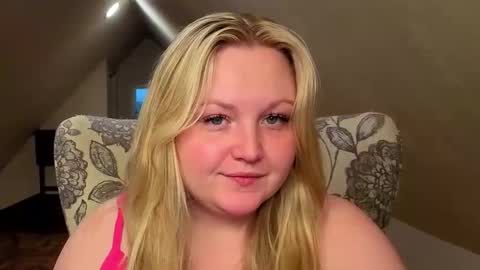 PhatAssBlond online show from 18, 5, 2026