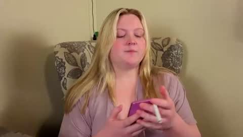Snapshot of phatassblond chatting on 24, 6, 2026 PhatAssBlond online show from 24, 6, 2026