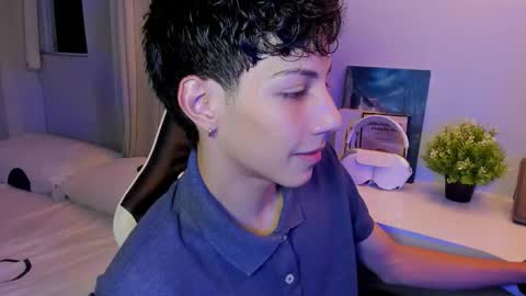 Snapshot of philipe_moonlight_ chatting on 14, 10, 2025 Phil. INDEPENDENT MODEL online show from 14, 10, 2025