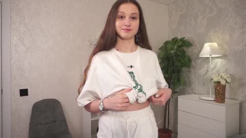 Bella online show from 8, 1, 2025