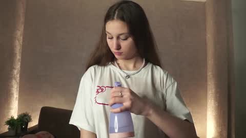 Bella online show from 10, 1, 2025