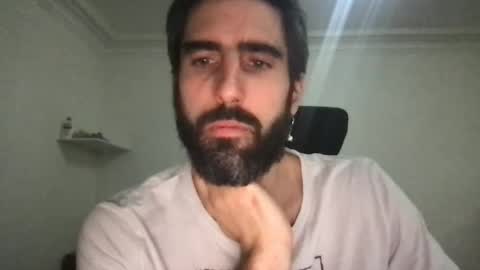 Snapshot of philllaroche chatting on 22, 2, 2025 Phill online show from 22, 2, 2025