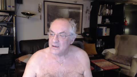 Snapshot of philoumis2 chatting on 2, 12, 2024 Philippe online show from 2, 12, 2024