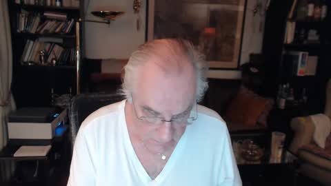 Snapshot of philoumis2 chatting on 31, 1, 2025 Philippe online show from 31, 1, 2025