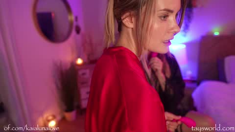 Snapshot of phoenix_taylor chatting on 15, 11, 2025 PHOENIX TAYLOR online show from 15, 11, 2025