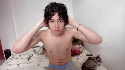 Snapshot of picaszomilos350 chatting on 3, 11, 2025 picaszomilos350 online show from 3, 11, 2025